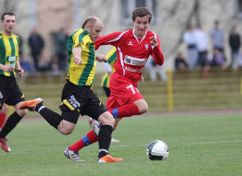 Football. Sparing. Gwarek Tarnowskie Gory - Gornik Zabrze. 11.04.2012