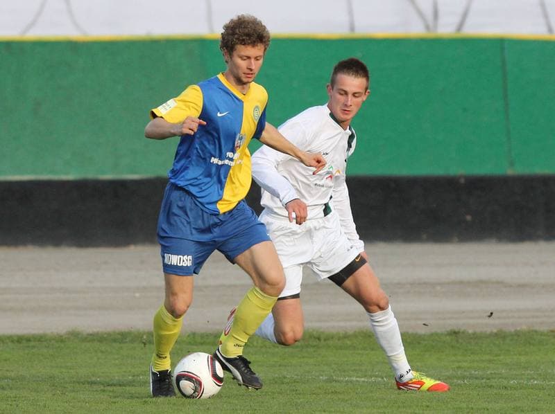 Football. II liga. ROW Rybnik - Elana Torun. 13.04.2012