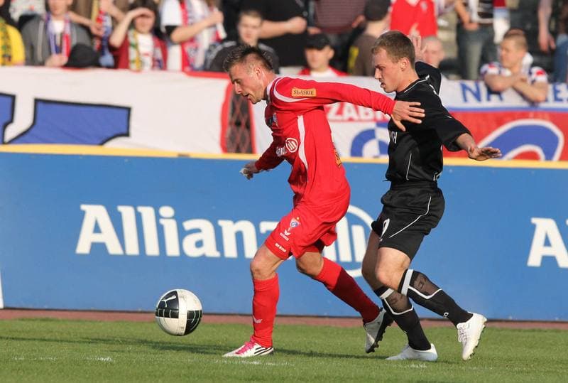 Football. PKO BP Ekstraklasa. Gornik Zabrze - Cracovia Krakow. 03.04.2011