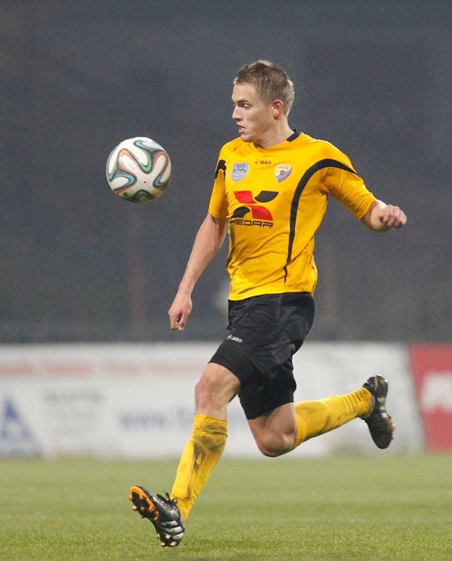 Football. III Liga Opolsko - Slaska. Polonia Bytom - Polonia Laziska Gorne. 11.11.2014
