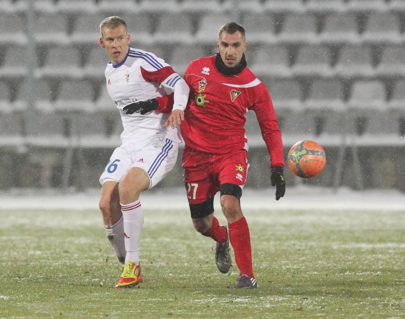 Football. Sparing. Zaglebie Sosnowiec - Gornik Zabrze. 21.02.2013