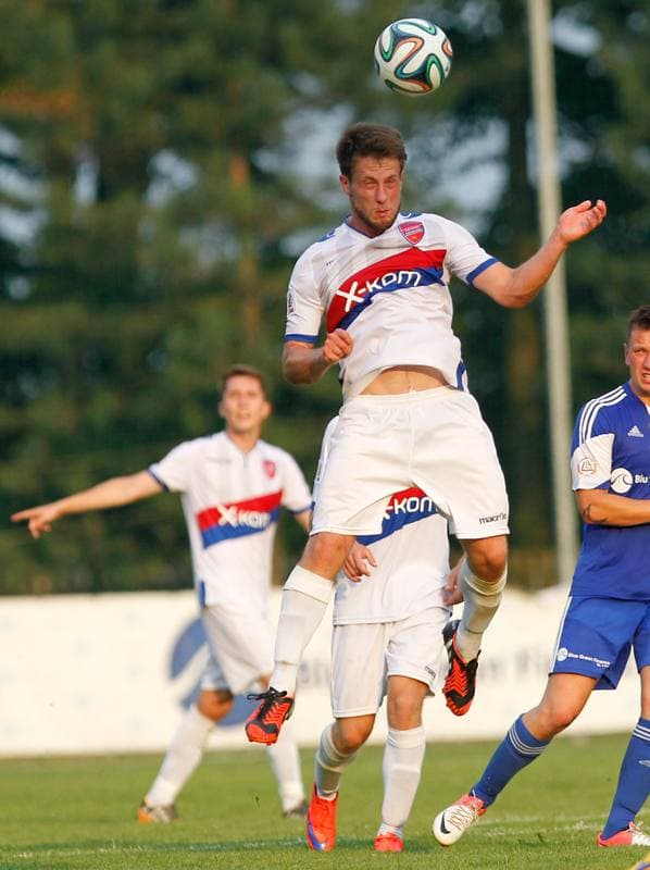 Football. II Liga. Nadwislan Gora - Rakow Czestochowa. 09.08.2015
