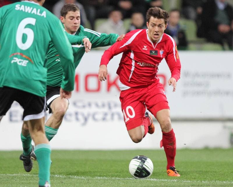 Football. Belchatow Ekstraklasa. GKS Belchatow - Gornik Zabrze. 08.04.2011