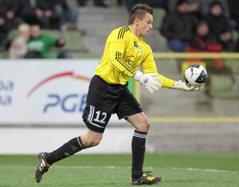 Football. Belchatow Ekstraklasa. GKS Belchatow - Gornik Zabrze. 08.04.2011