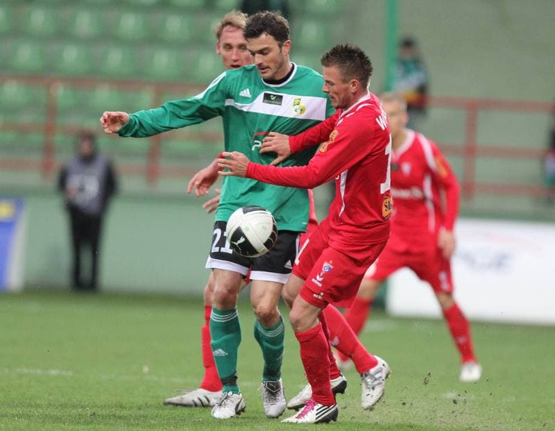 Football. Belchatow Ekstraklasa. GKS Belchatow - Gornik Zabrze. 08.04.2011
