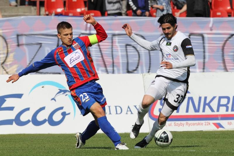Football. Bytom Ekstraklasa. Polonia Bytom - Polonia Warszawa. 16.04.2011