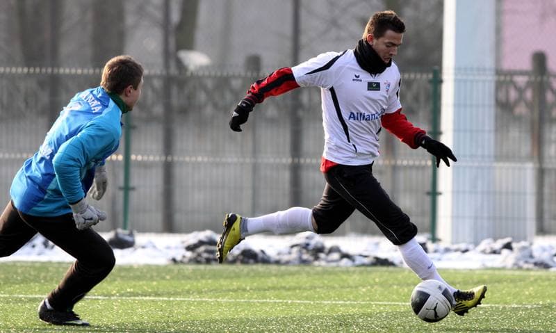Football. Sparing. Gornik Zabrze - Janina Libiaz. 28.01.2011