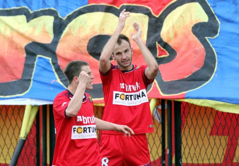 Football. Podbeskidzie Bielsko-Biala. Ruch Radzionkow - Odra Wodzislaw Slaski. 19.04.2011
