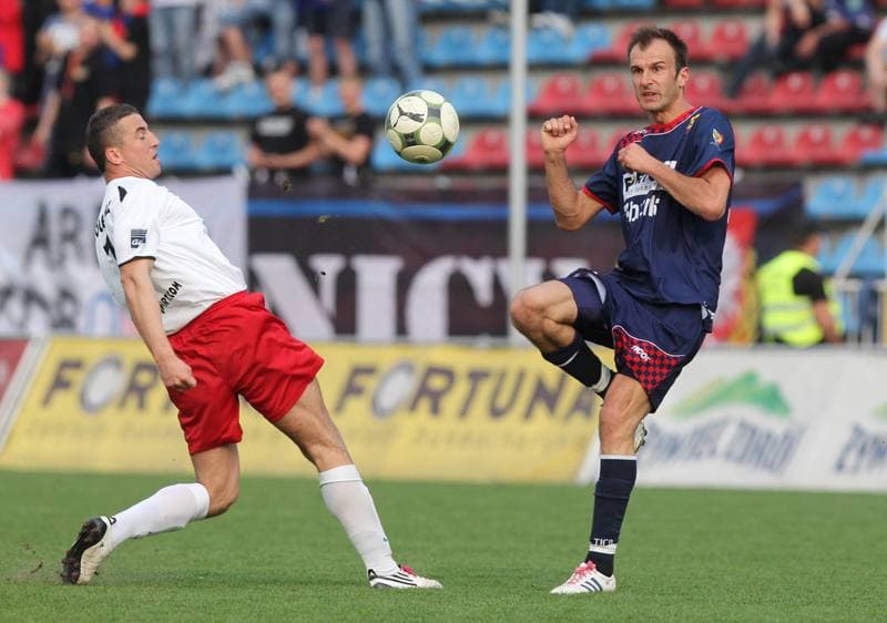 Football. I liga. Odra Wodzislaw - Kolejarz Stroze. 23.04.2011