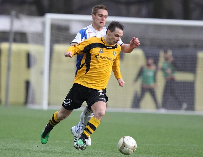 Football. I Liga. GKS Katowice - MKS Kluczbork. 10.04.2011