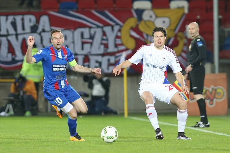 Football. Ekstraklasa. Gornik Zabrze - Podbeskidzie Bielsko-Biala. 20.04.2016