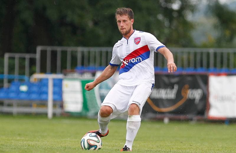 Football. II Liga. Nadwislan Gora - Rakow Czestochowa. 09.08.2015