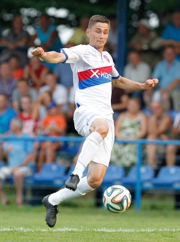 Football. II Liga. Nadwislan Gora - Rakow Czestochowa. 09.08.2015
