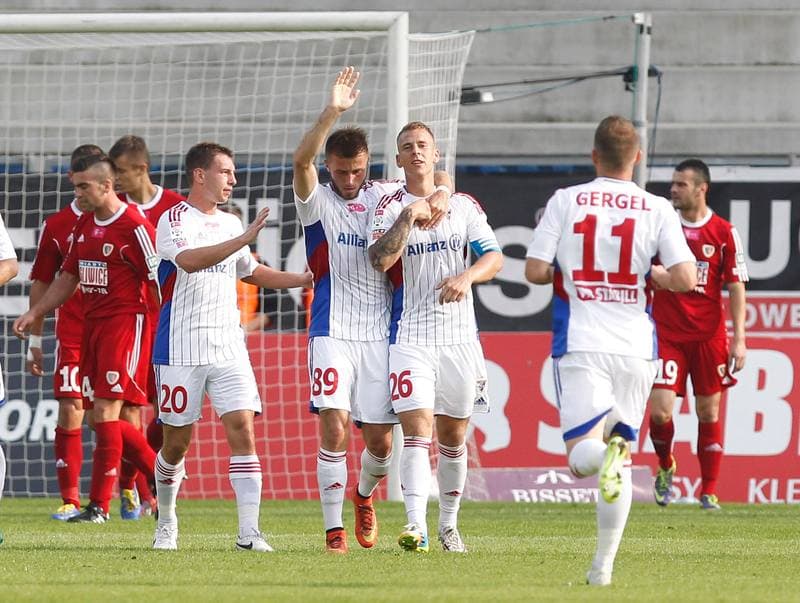 Football. PKO BP Ekstraklasa. Gornik Zabrze - Piast Gliwice. 01.12.2015