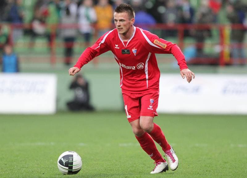 Football. Belchatow Ekstraklasa. GKS Belchatow - Gornik Zabrze. 08.04.2011