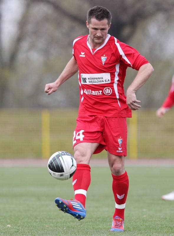 Football. Sparing. Gwarek Tarnowskie Gory - Gornik Zabrze. 11.04.2012