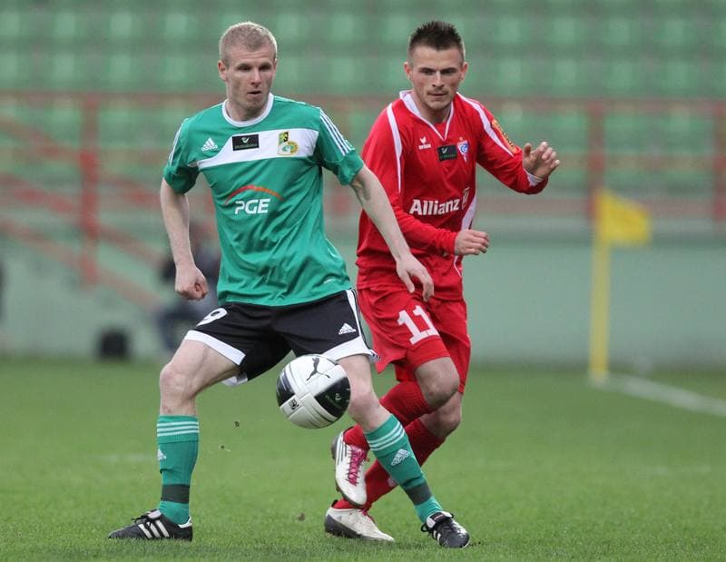 Football. Belchatow Ekstraklasa. GKS Belchatow - Gornik Zabrze. 08.04.2011