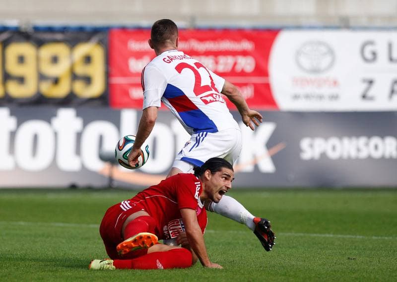 Football. PKO BP Ekstraklasa. Gornik Zabrze - Piast Gliwice. 01.12.2015