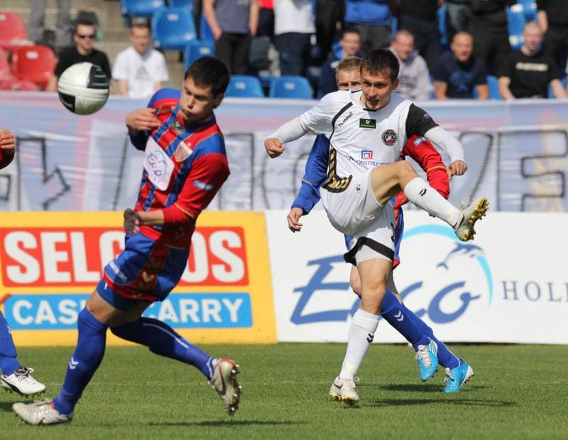 Football. Bytom Ekstraklasa. Polonia Bytom - Polonia Warszawa. 16.04.2011