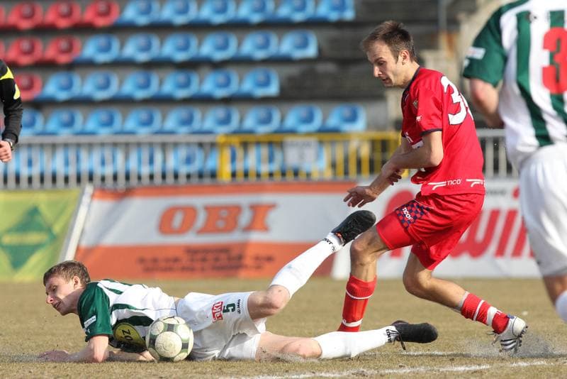 Football. I liga. Odra Wodzislaw Slaski - Warta Poznan. 12.03.2011