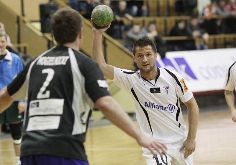 Handball. Charytatywny Mecz. NMC Powen Zabrze - Gornik Zabrze. 16.01.2011