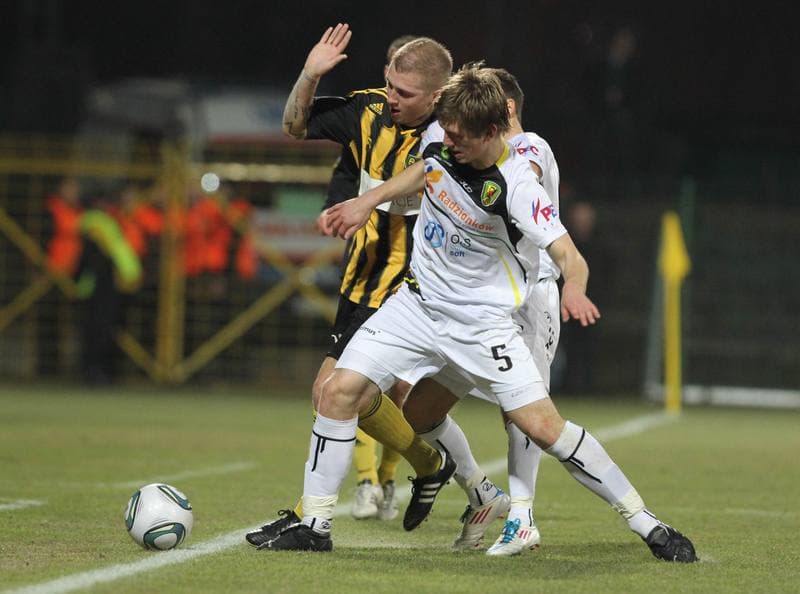 Football. I liga. GKS Katowice - Ruch Radzionkow. 17.03.2012