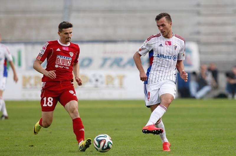 Football. PKO BP Ekstraklasa. Gornik Zabrze - Piast Gliwice. 01.12.2015