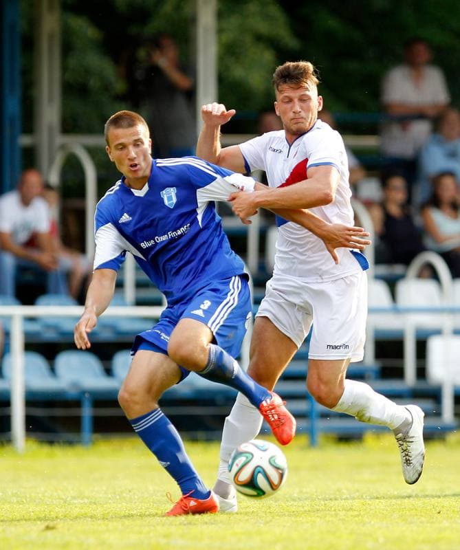 Football. II Liga. Nadwislan Gora - Rakow Czestochowa. 09.08.2015