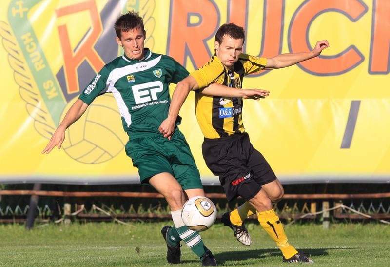 Football. Bytom I liga. Ruch Radzionkow - GKS Katowice. 19.09.2010