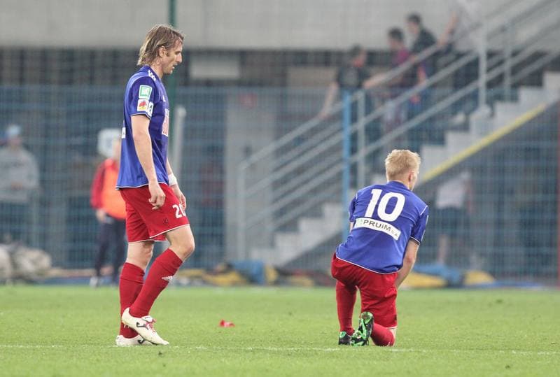 Football. I liga. Piast Gliwice - Ruch Radzionkow. 27.04.2012
