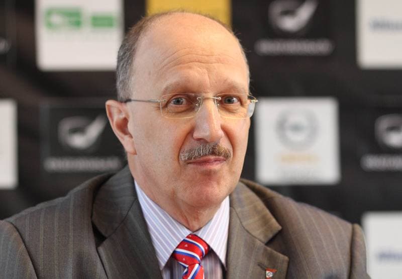 Football. Gornik Zabrze. Press Conference. 08.04.2011