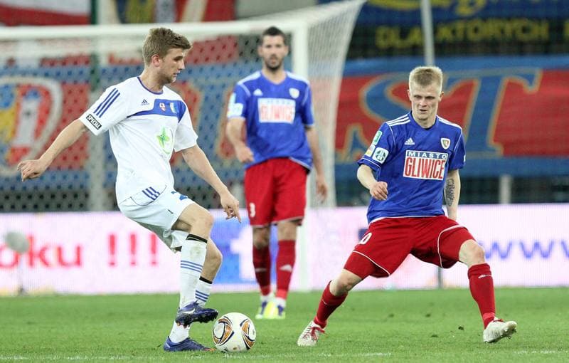 Football. I liga. Piast Gliwice - Olimpia Elblag. 18.04.2012