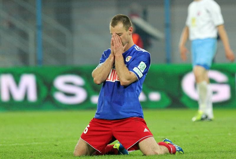 Football. Sparing. Piast Gliwice - Kolejarz Stroze. 10.03.2012