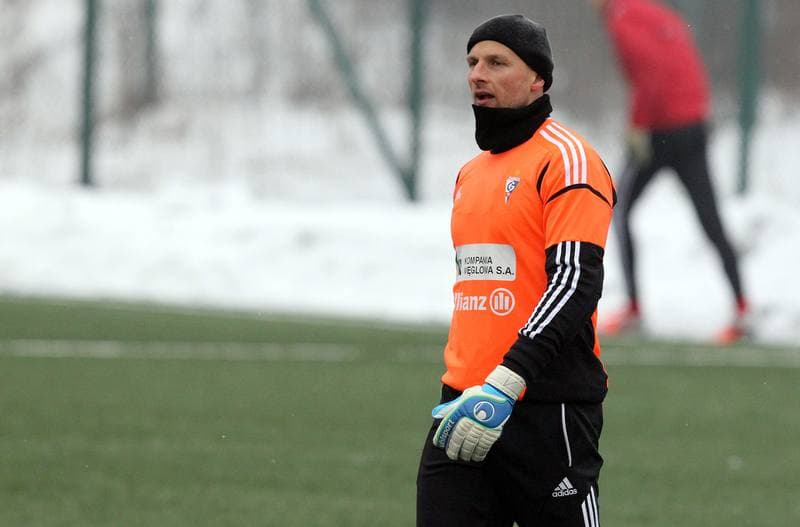Football. Sparing. Gornik II Zabrze - LZS Piotrowka. 23.02.2013