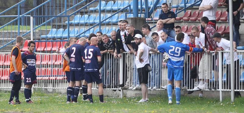 Football. I liga. Odra Wodzislaw - Kolejarz Stroze. 23.04.2011