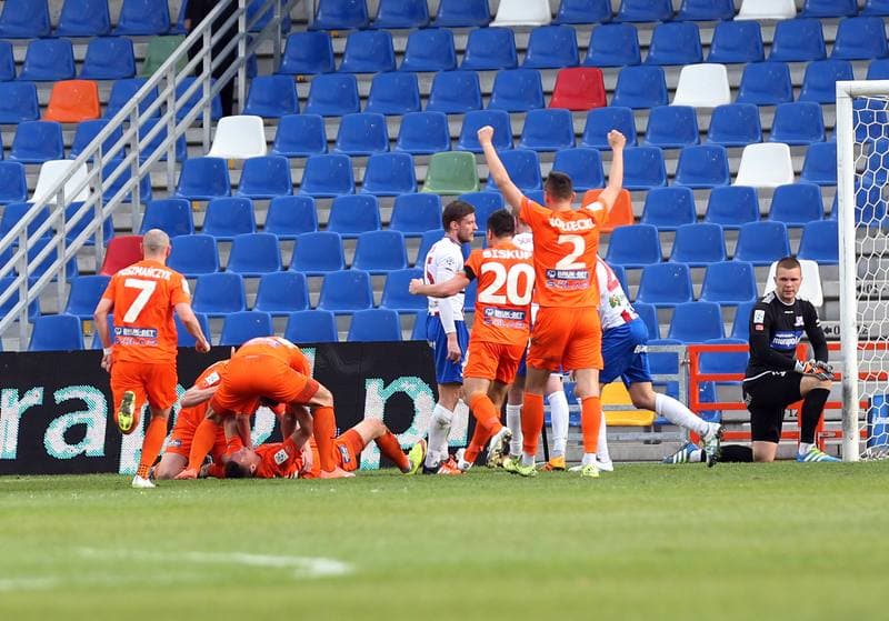Football. Ekstraklasa. Podbeskidzie Bielsko-Biala - Termalica Bruk-Bet Nieciecza. 17.04.2016