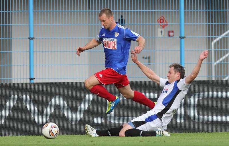 Football. I liga. Piast Gliwice - Dolcan Zabki. 09.05.2012