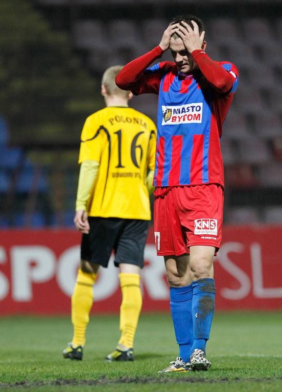 Football. III Liga Opolsko - Slaska. Polonia Bytom - Polonia Laziska Gorne. 11.11.2014