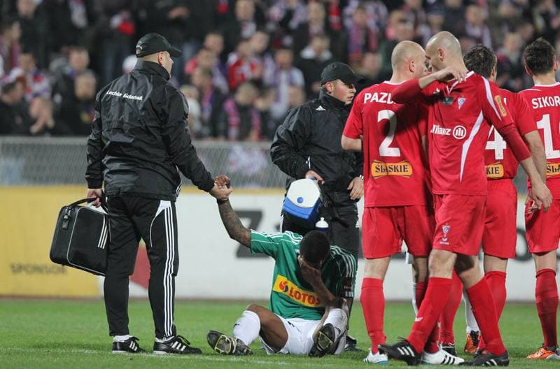 Football. PKO BP Ekstraklasa. Gornik Zabrze - Lechia Gdansk. 15.04.2011