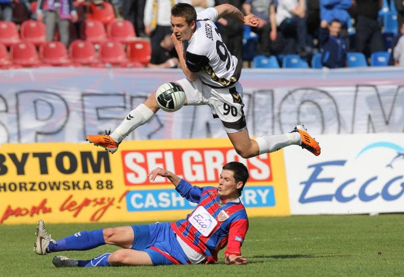 Football. Bytom Ekstraklasa. Polonia Bytom - Polonia Warszawa. 16.04.2011