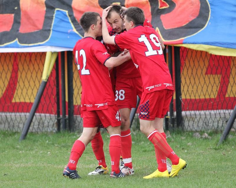 Football. Bytom I liga. Ruch Radzionkow - Odra Wodzislaw Slaski. 17.04.2011