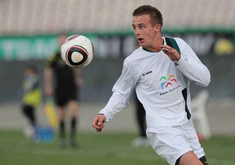 Football. II liga. ROW Rybnik - Elana Torun. 13.04.2012