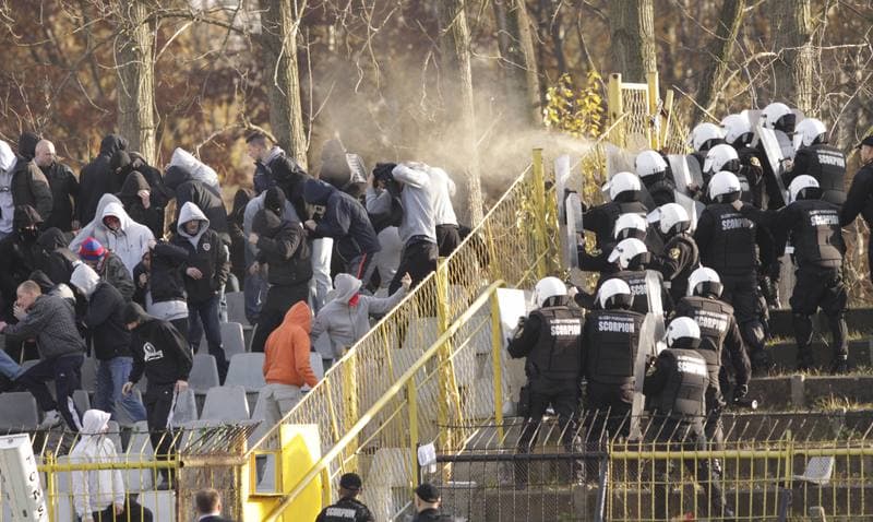 Football. Bytom I liga. Ruch Radzionkow - Piast Gliwice. 30.10.2010