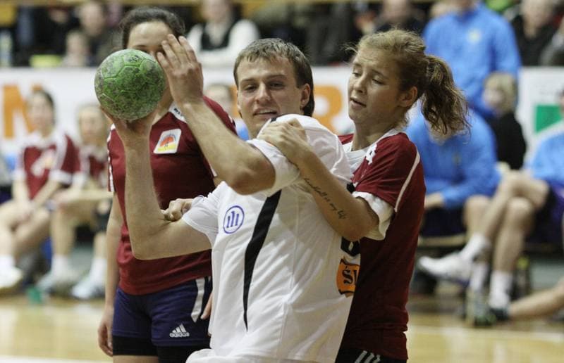 Handball. Charytatywny Mecz. NMC Powen Zabrze - Gornik Zabrze. 16.01.2011