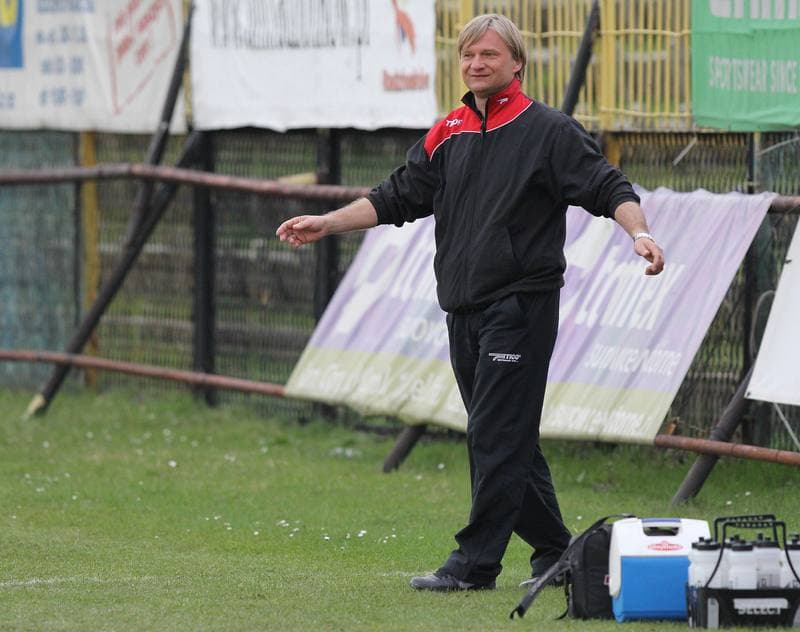 Football. Bytom I liga. Ruch Radzionkow - Odra Wodzislaw Slaski. 17.04.2011