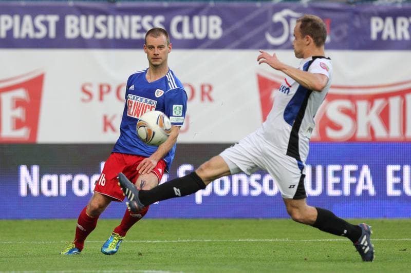 Football. I liga. Piast Gliwice - Dolcan Zabki. 09.05.2012