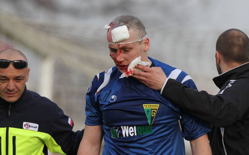 Football. Sparing. Gwarek Tarnowskie Gory - Gornik Zabrze. 11.04.2012
