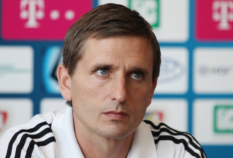 Football. Piast Gliwice. Press Conference. 04.10.2013