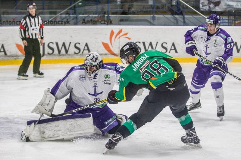 Ice Hockey. Visegrad Cup. JKH GKS Jastrzebie - Ujpesti TE. 15.10.2019