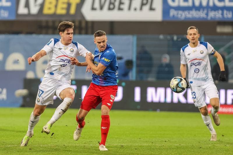 Football. PKO BP Ekstraklasa. Piast Gliwice - Stal Mielec. 18.12.2023